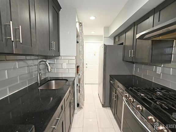 4th image of 3905 Balsam Way