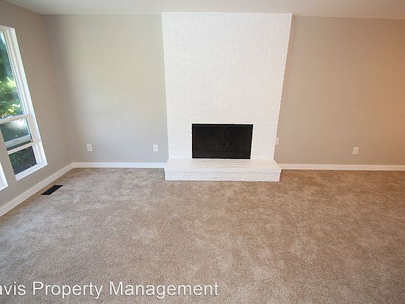 4th image of 13803 70th Ave NE