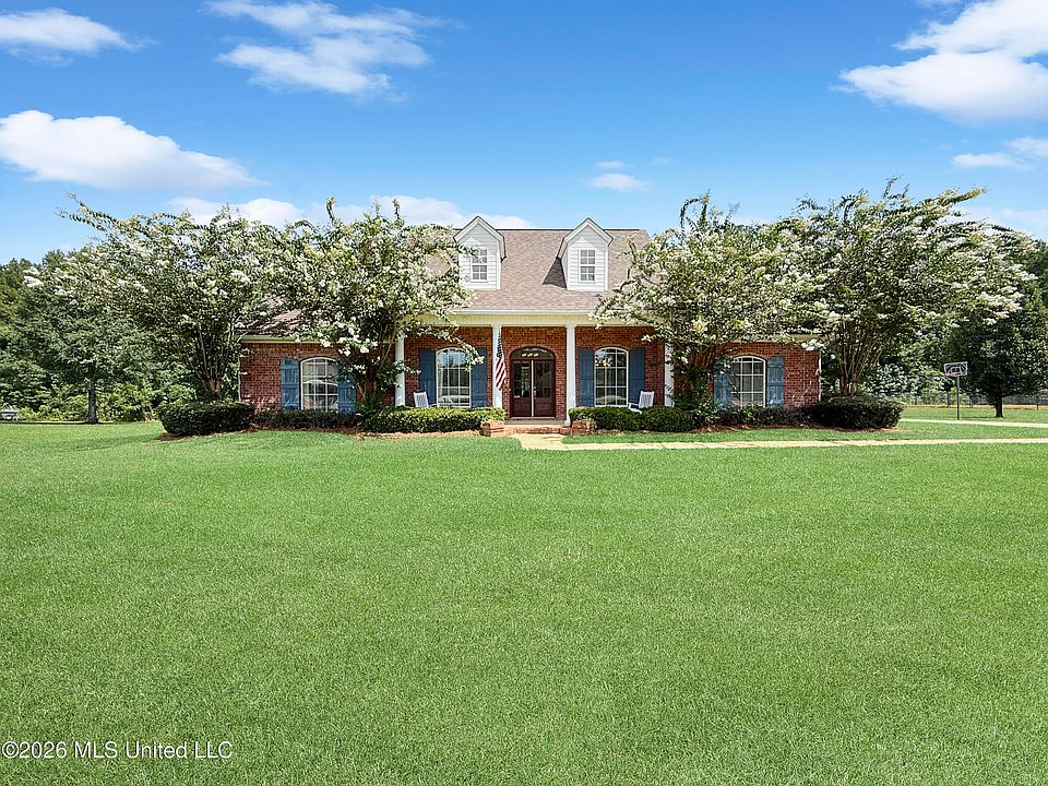 1st image of 1010 Longwood Pl