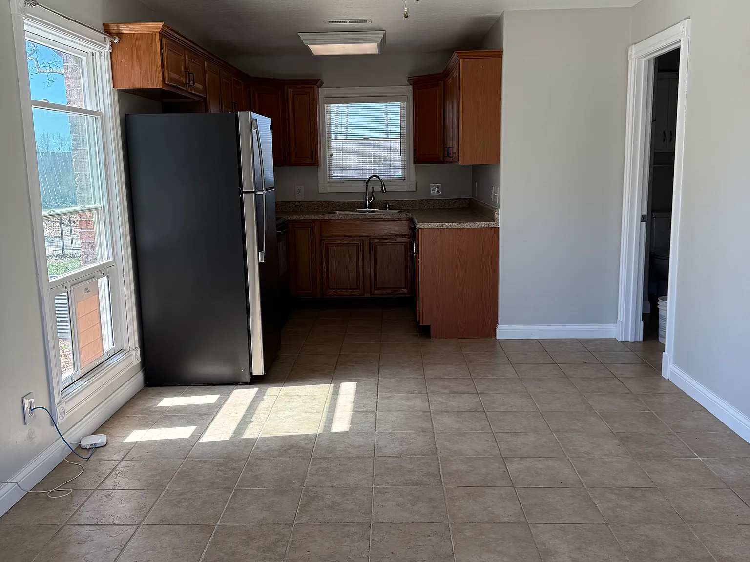 2 bed, 1500 sqft, $1,000 — Photo 4