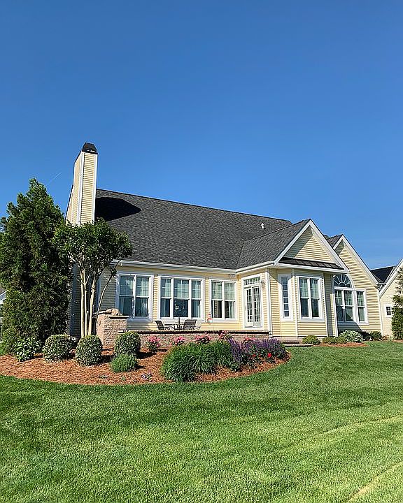 2nd image of 32748 Harburg Dr