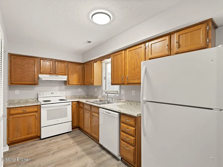 3509 Tabor Ct #7 — Photo 8