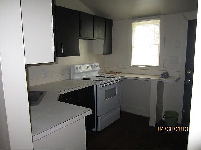 2nd image of 28 Farragut St