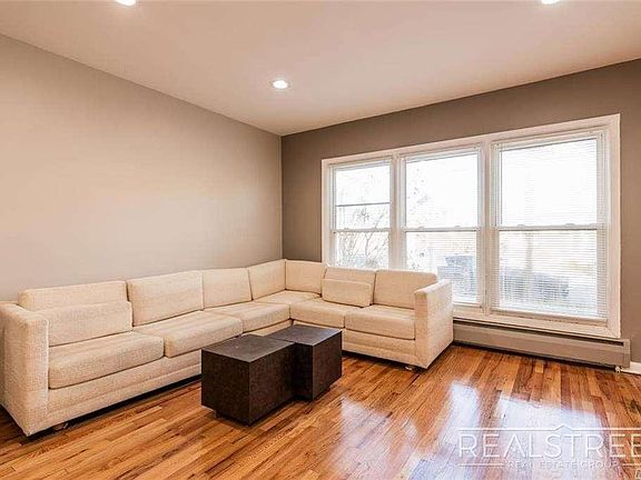 4th image of 41 Spruce St #1