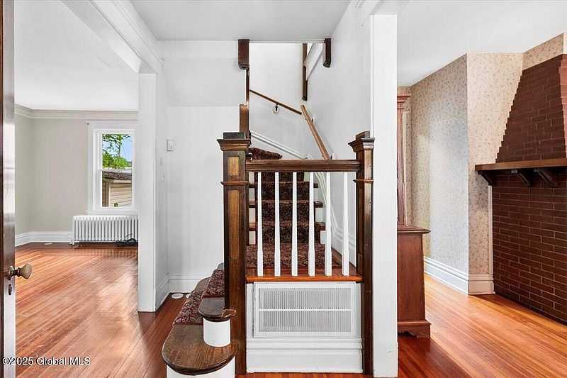 3rd image of 69 1/2 Saratoga Avenue
