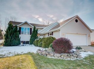 1371 Patton Dr, Hartford, WI 53027
