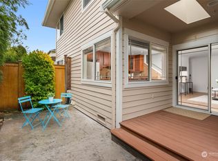 3033 60th Ave SW APT 6, Seattle, WA 98116