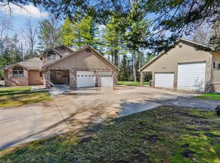 1697 Wildwood Dr, Sterling, MI 48659