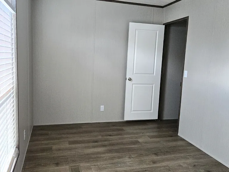 1208 Orient Ave — Photo 32