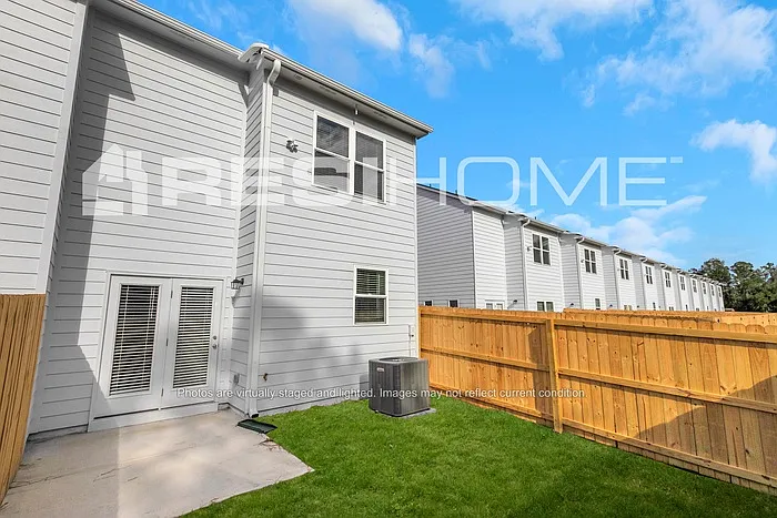 38 Southpoint Dr — Photo 11