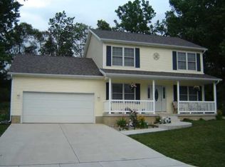 101 Tulip Dr, Mackinaw, IL