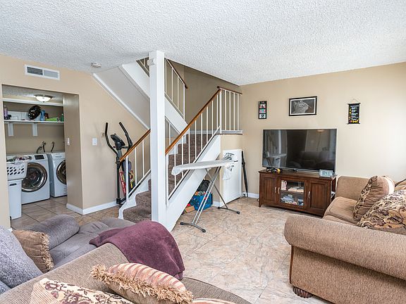 3rd image of 1239 W Rosecrans Ave APT 1