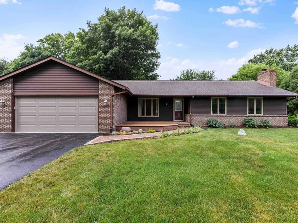6901 Laurel Cherry Dr, Rockford, IL 61108