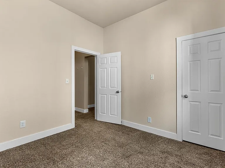 2716 N Murray Ave — Photo 13