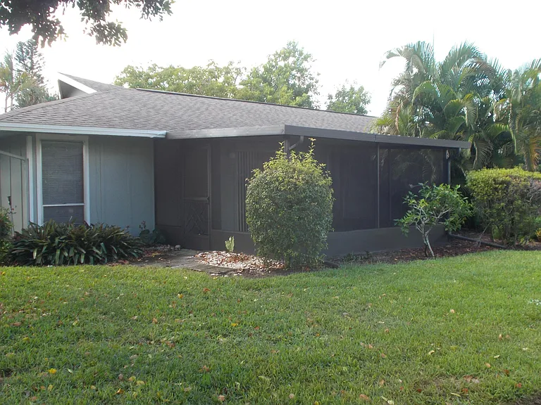 4261 Island Cir #F — Photo 11