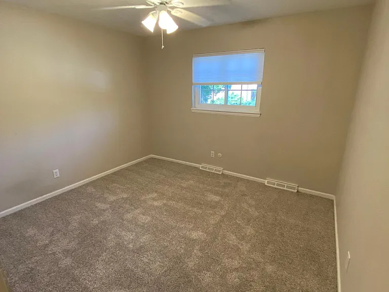 1535 Bradley Dr — Photo 30