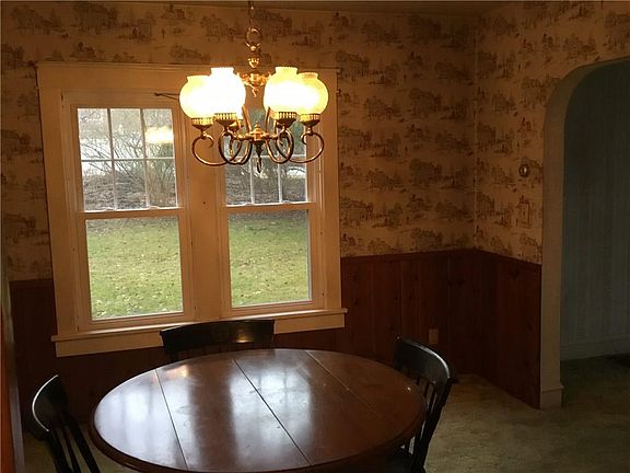 5th image of 443 Byllesby Ave