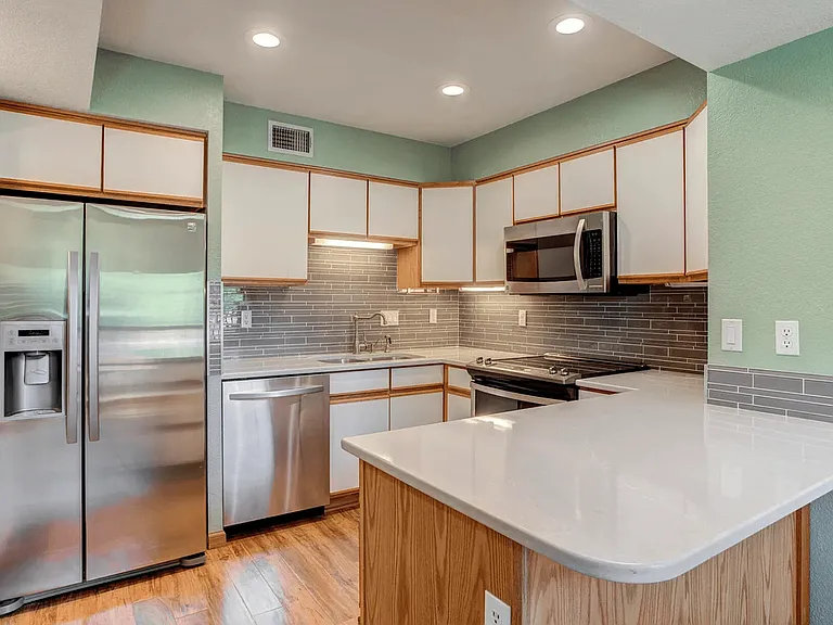 803 W Saint Moritz Dr — Photo 6