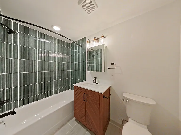 Emerald Heights — Photo 40