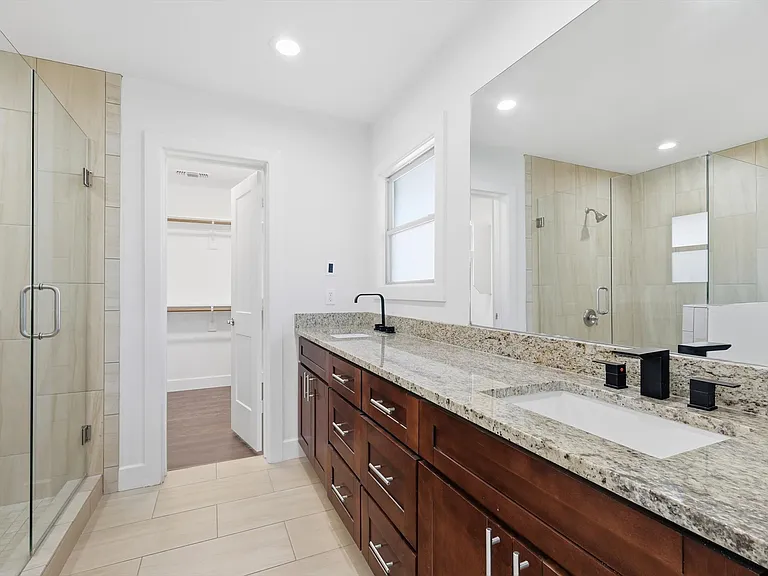 6207 Royal Ln — Photo 12