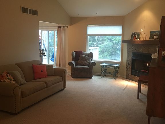 Living Room w/fireplace 