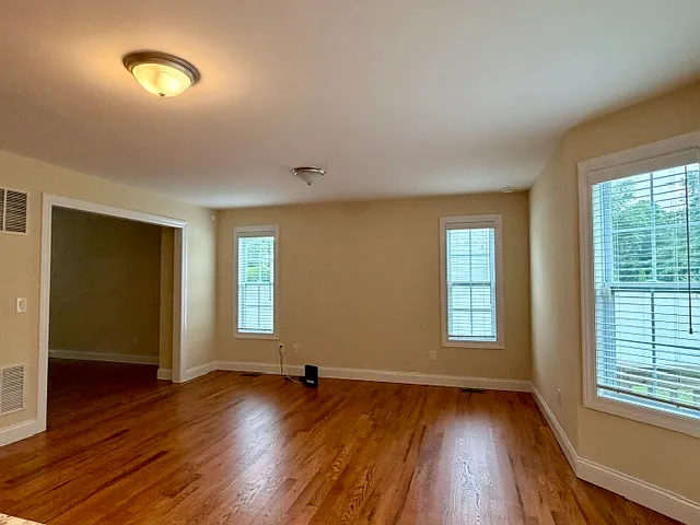 497 Carnation Dr — Photo 9