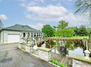 29A Mowbray Ave, Bay Shore, NY 11706