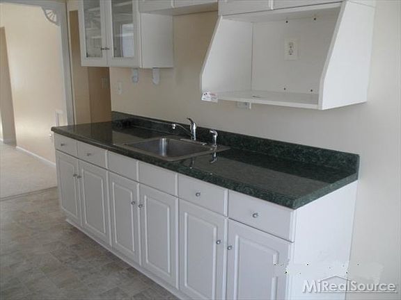 4th image of 22501 Furton St