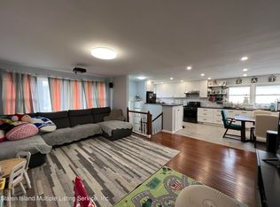 466 Mason Ave, Staten Island, NY 10305
