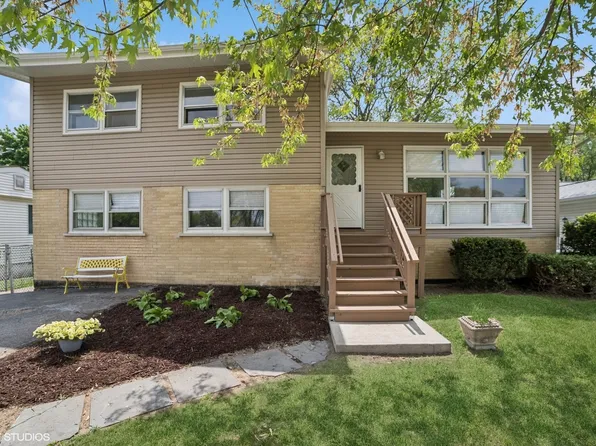 4911 Prairie Ave, McHenry, IL 60050