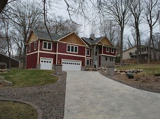 3040 Casco Point Rd, Wayzata, MN 55391