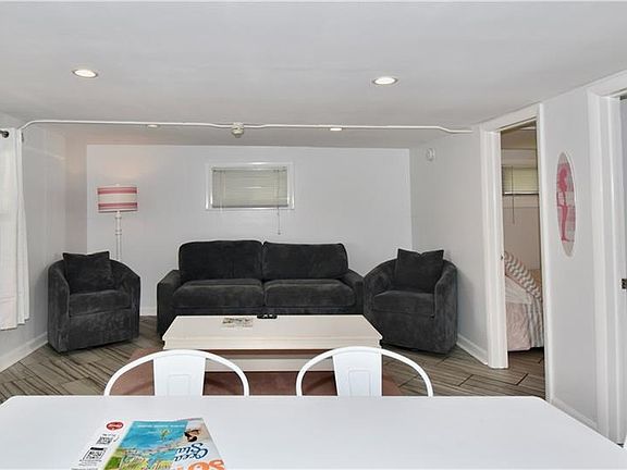 4th image of 20 Winnapaug Rd #B1