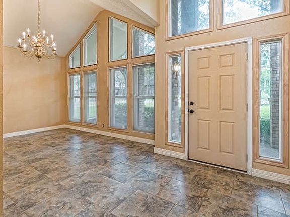 5th image of 9607 Oak Springs Dr