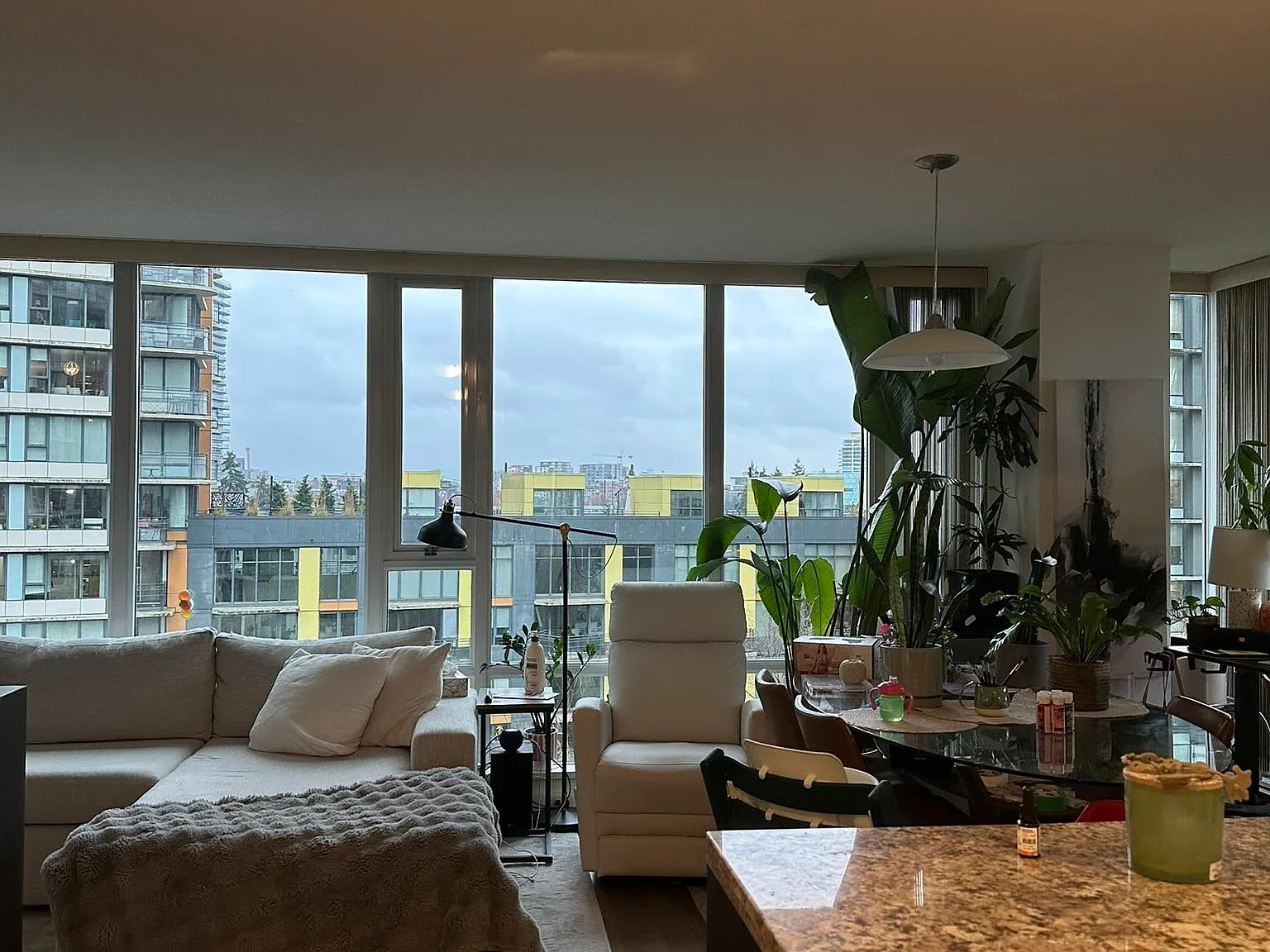 2 bed, 925 sqft, $3,700 — Photo 2