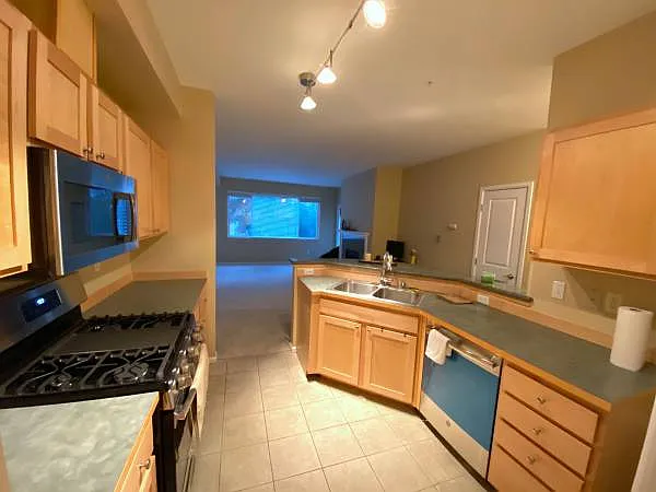 503 225th Pl NE #F205 — Photo 9