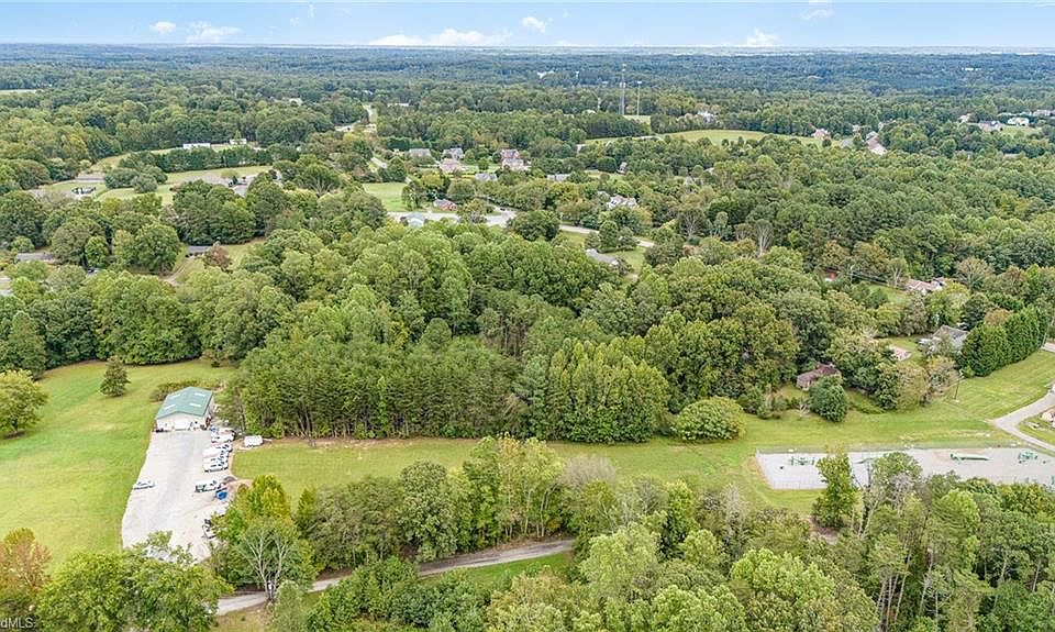 2nd image of 6712 Sandylea Rd