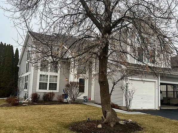 1728 Village Ct, Crystal Lake, IL 60014