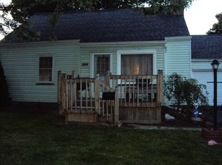 244 Colwick Rd, Gates, NY 14624