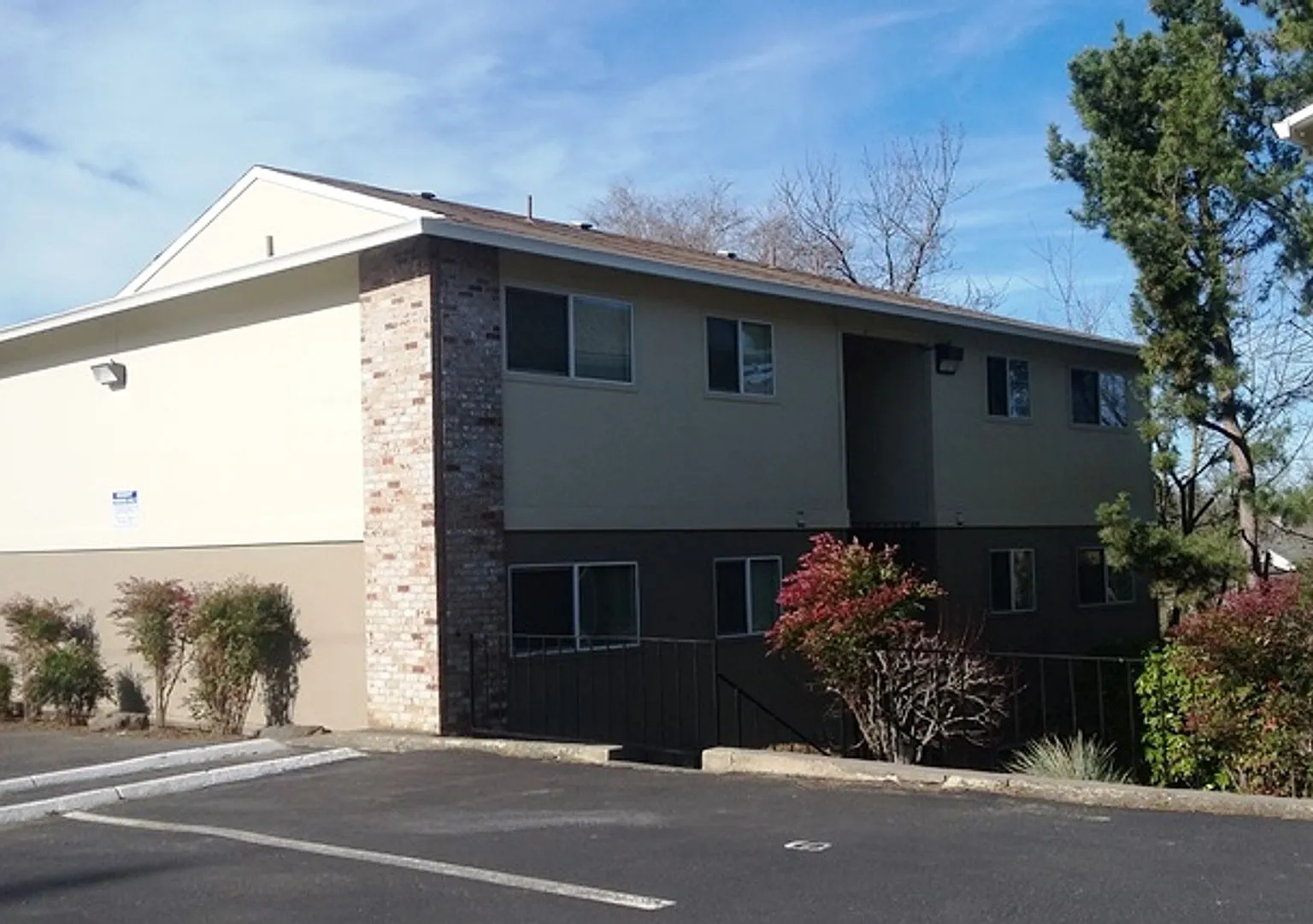 Parkhurst Apartments — Photo 3
