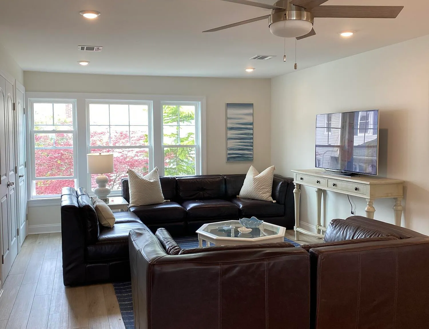 2 bed, 2963 sqft, $3,150 — Photo 4