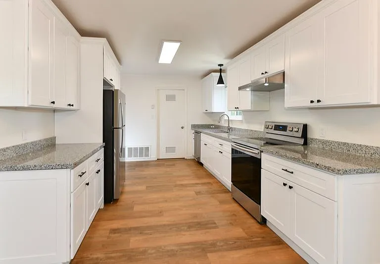 166 Almond Ave #168 — Photo 7