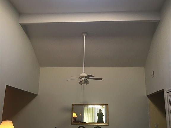 4th image of 102 Twin Circle Dr Unit 102