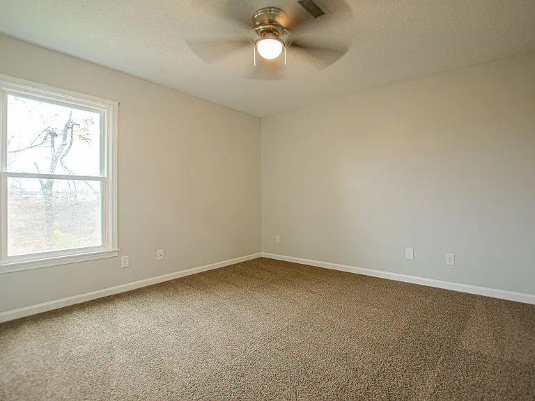 125 Whitehall Dr — Photo 21