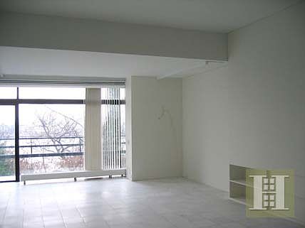 1st image of 23 Beekman Pl APT 1