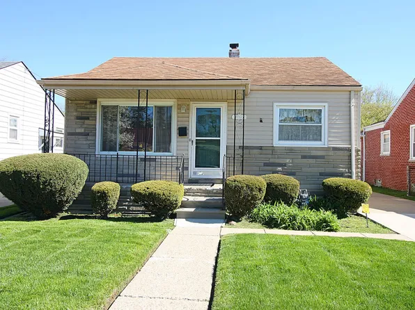 18905 Woodland St, Harper Woods, MI 48225