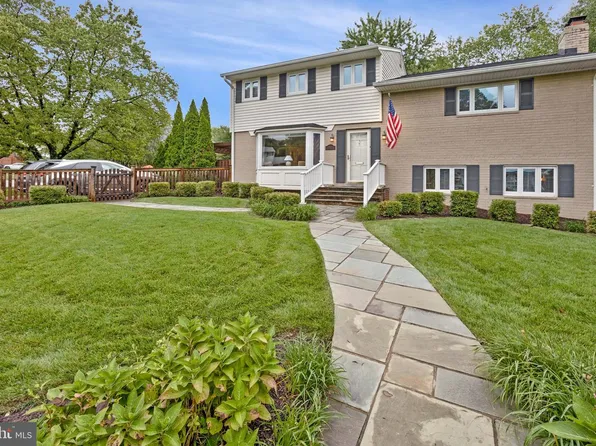 910 Allison St, Alexandria, VA 22302
