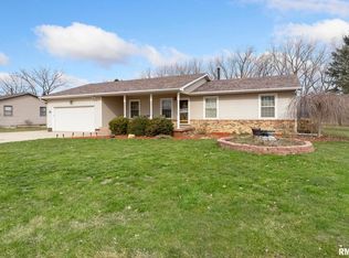 14 Crestview Dr, Geneseo, IL 61254