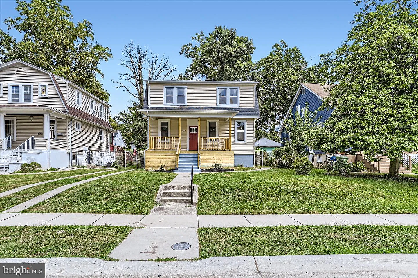 4 bed, $3,250 — Photo 1