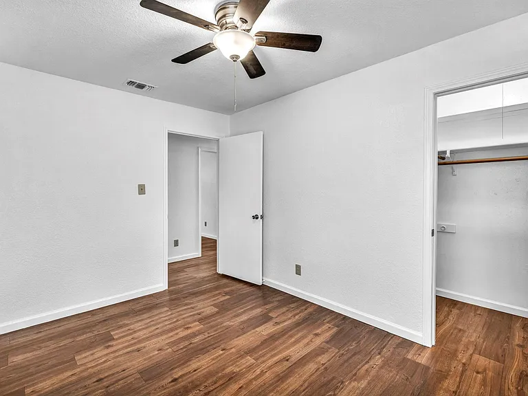 4010 Cima Serena Dr #B — Photo 17
