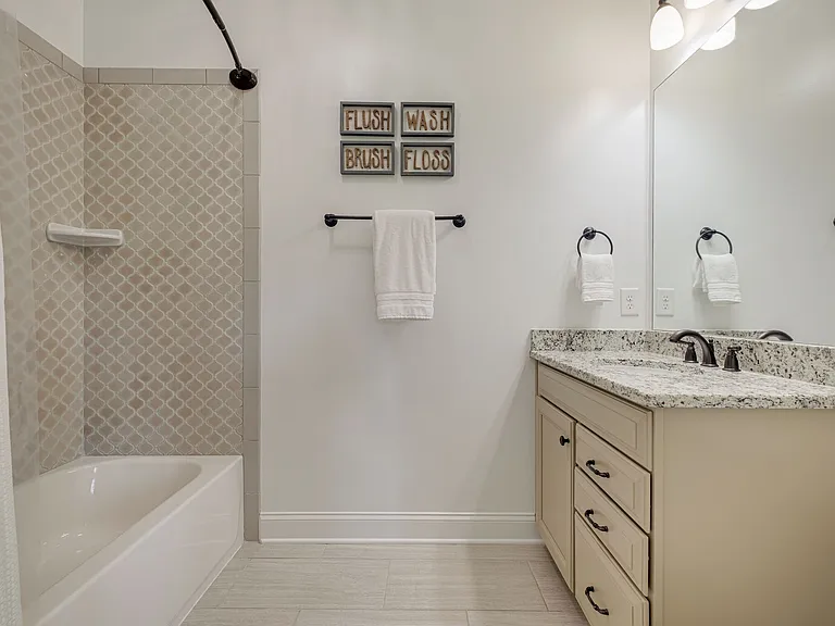8231 Glover Dr — Photo 26
